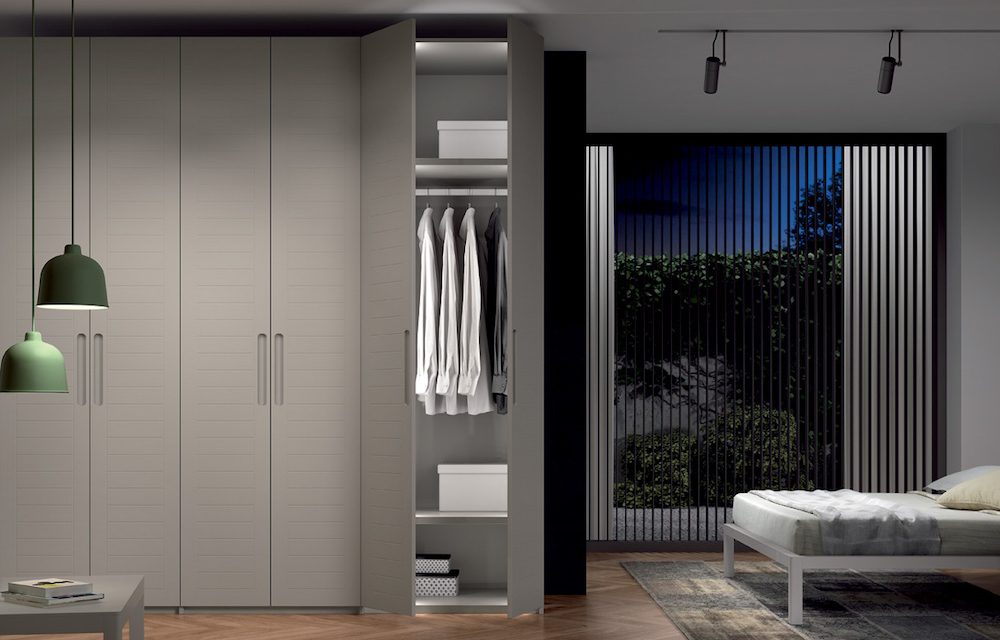 3.1.21 Armario con puertas batientes y tirador embutido 1000x640 - Armarios de dise&ntilde;o