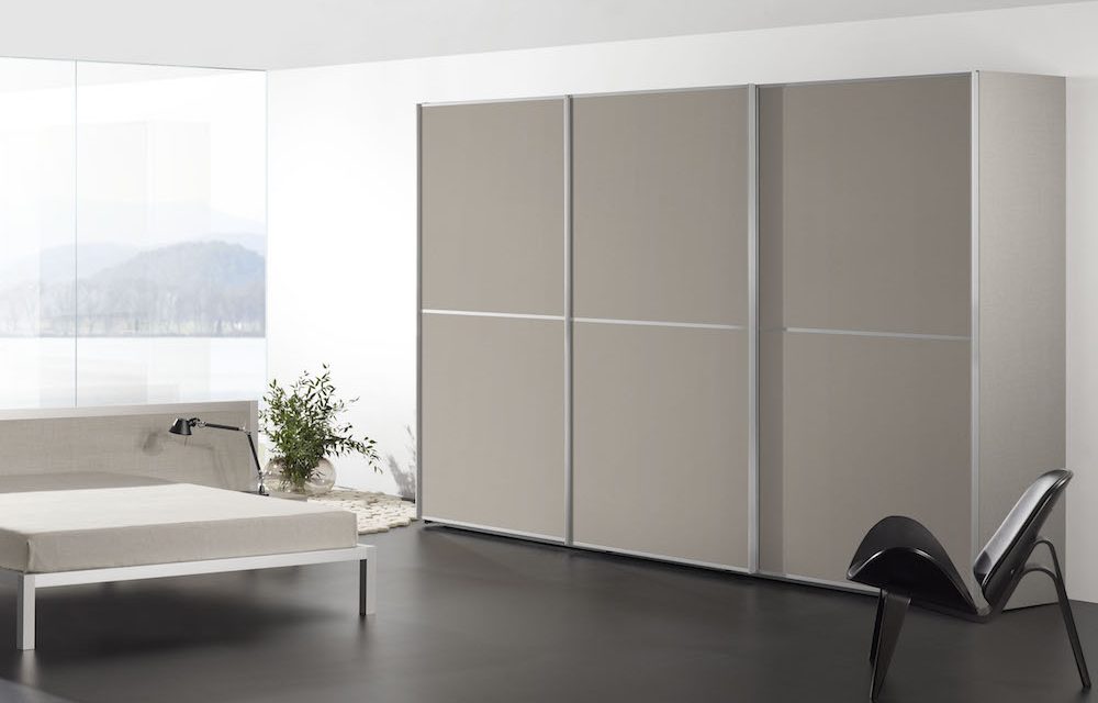 3.1.31 Armario con puertas correderas 1000x640 - Armarios de dise&ntilde;o