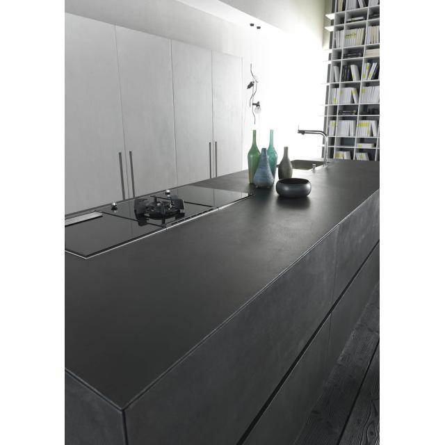 Detalle encimera de resina cemento negro 640x640 - RESINA CEMENTO