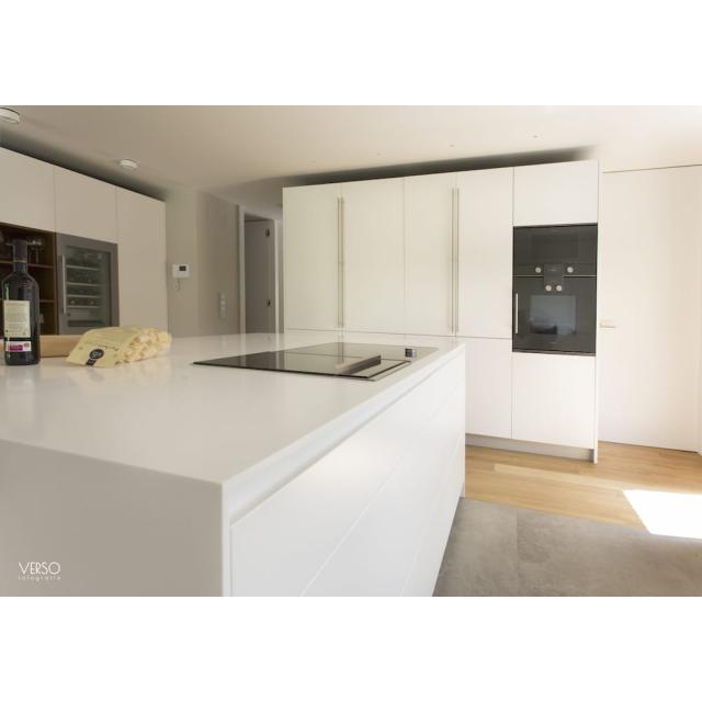 Encimera Corian Glacier White con costados soldados 640x640 - CORIAN