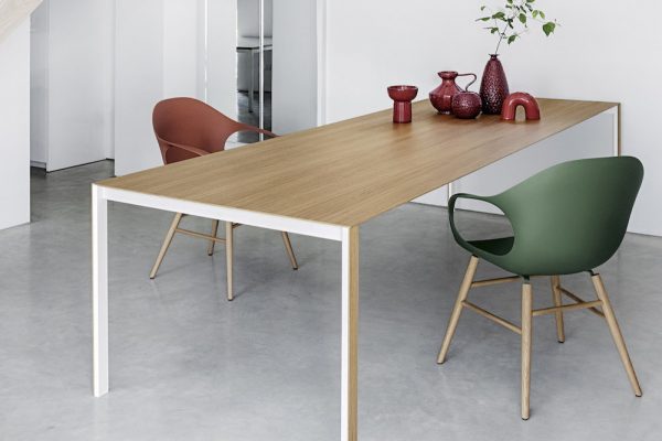 Silla Elephant con patas en madera 600x400 - Sillas de dise&ntilde;o