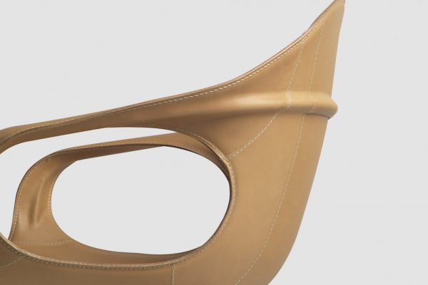 Silla Elephant tapizada en cuero 600x400 - Sillas de dise&ntilde;o