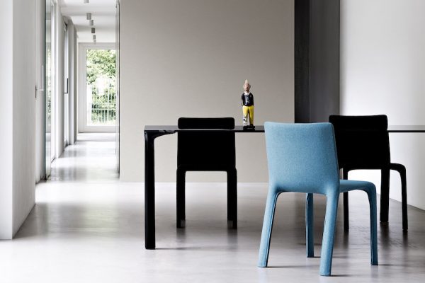 Silla Joko tapizada en Divina Melange 600x400 - Sillas de dise&ntilde;o