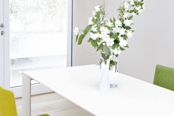 Silla Joko tapizada en Divina Melange de Kristalia 600x400 - Sillas de dise&ntilde;o