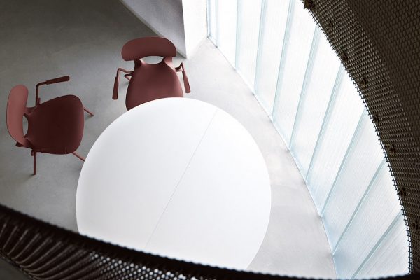 Silla Pikaia de Kristalia 600x400 - Sillas de dise&ntilde;o