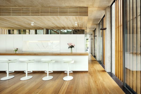 Taburetes BCN giratorios de Kristalia 600x400 - Sillas de dise&ntilde;o