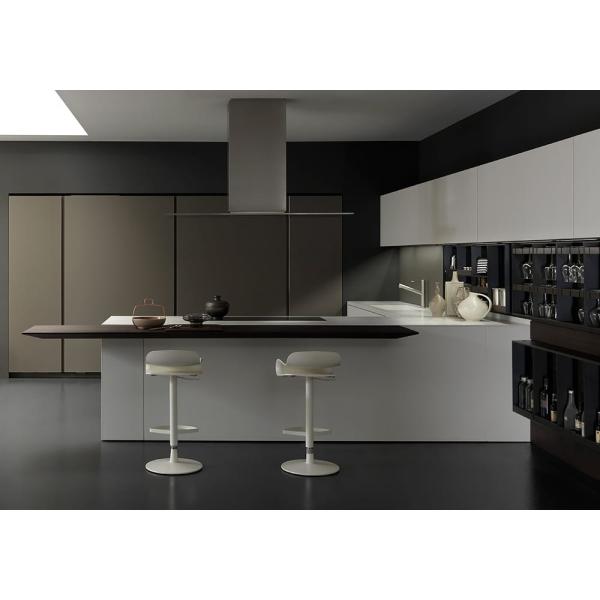 Descubre los modelos de cocina de la prestigiosa maraca italiana MODULNOVA. Materiales exclusivos y acabados de alta calidad.