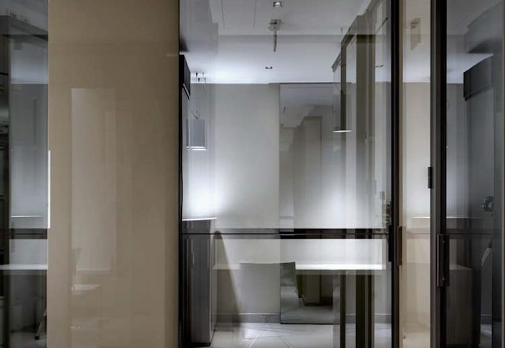 LUCONI AboutUs 2013 33 725x500 - Mobiliario de oficina modernos