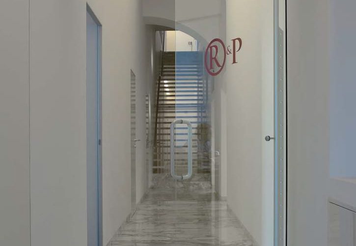 LUCONI AboutUs 2013 36 725x500 - Mobiliario de oficina modernos