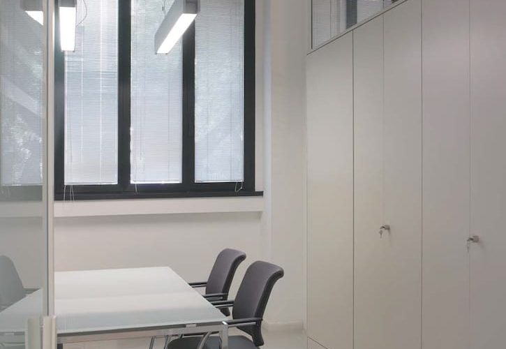 LUCONI AboutUs 2013 40 725x500 - Mobiliario de oficina modernos