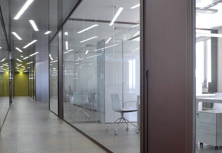 LUCONI AboutUs 2013 53 725x500 - Mobiliario de oficina modernos