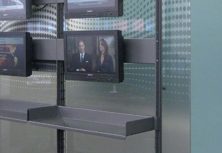 LUCONI AboutUs 2013 55 725x500 - Mobiliario de oficina modernos