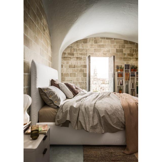 cama aston 2 640x640 - Camas de dise&ntilde;o