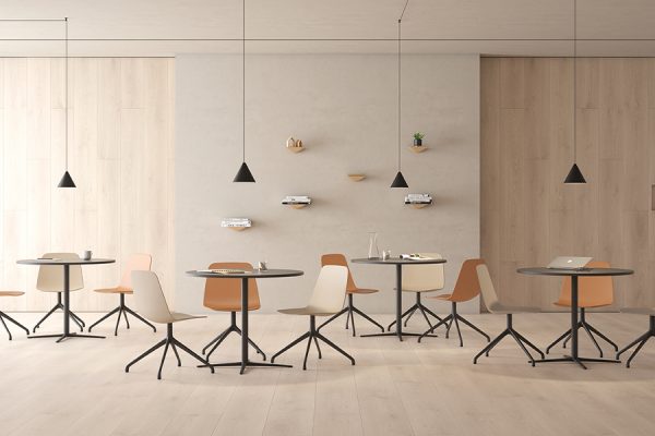 Silla Viccarbe-Maarten-plastic-by-Victor-Carrasco-01
