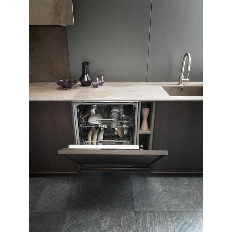 Linealidad y nuevas proporciones de la cocina Frame Modulnova