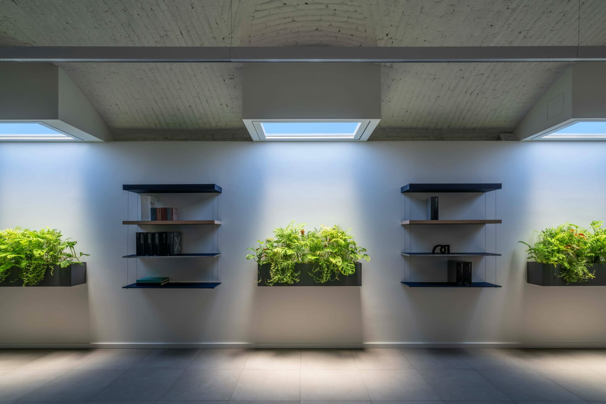 CoeLux HT25 FENIX Scenario Showroom Milano Italy LD 1 min - Sistemas de iluminaci&oacute;n de aspecto natural